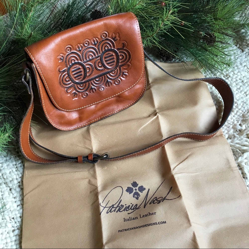 Patricia Nash tooled shoulder bag purse